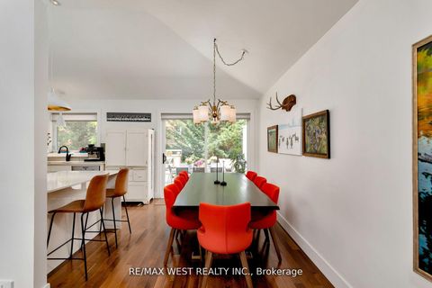 Photo 15 at 10 Vanellan Court, Queensway, Toronto