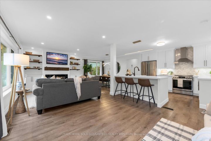 Photo 3 at 3 MULOCK Avenue, Sunninghill, Hamilton