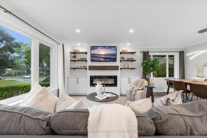 Photo 4 at 3 MULOCK Avenue, Sunninghill, Hamilton
