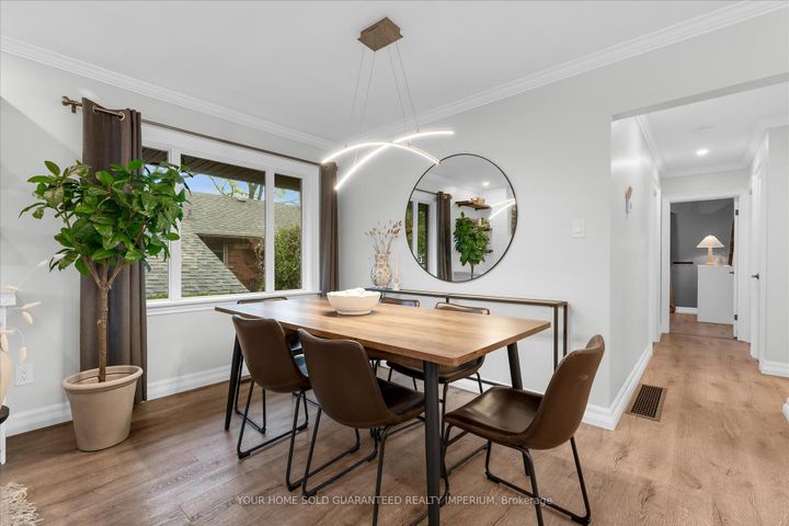 Photo 8 at 3 MULOCK Avenue, Sunninghill, Hamilton