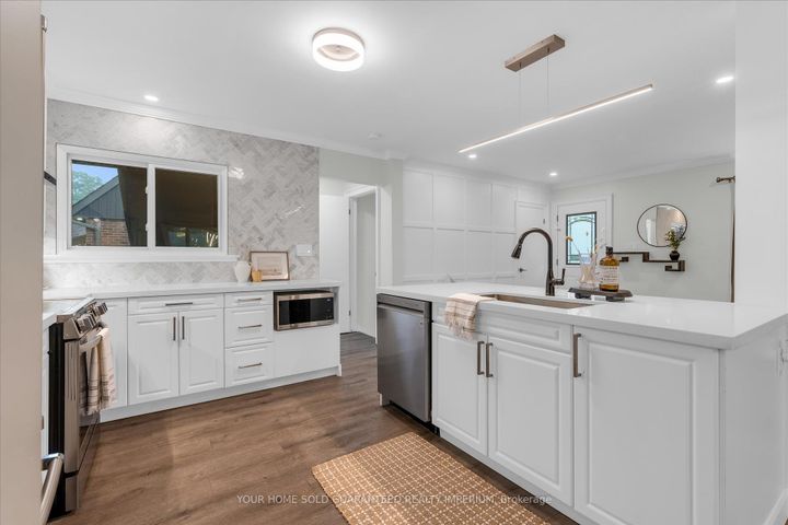 Photo 10 at 3 MULOCK Avenue, Sunninghill, Hamilton