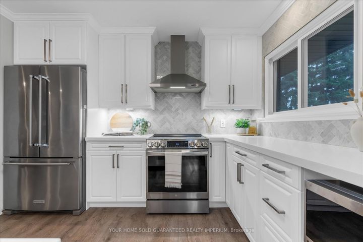 Photo 12 at 3 MULOCK Avenue, Sunninghill, Hamilton