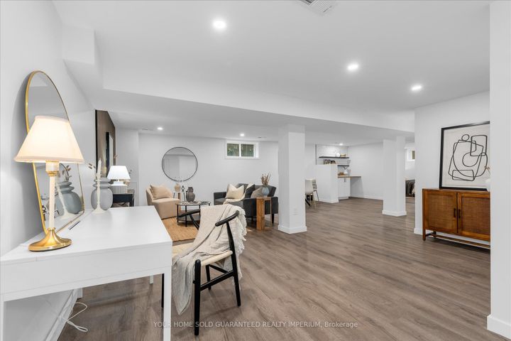 Photo 21 at 3 MULOCK Avenue, Sunninghill, Hamilton