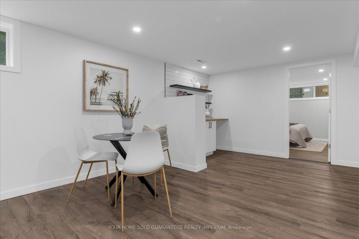Photo 26 at 3 MULOCK Avenue, Sunninghill, Hamilton