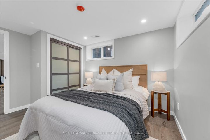 Photo 31 at 3 MULOCK Avenue, Sunninghill, Hamilton