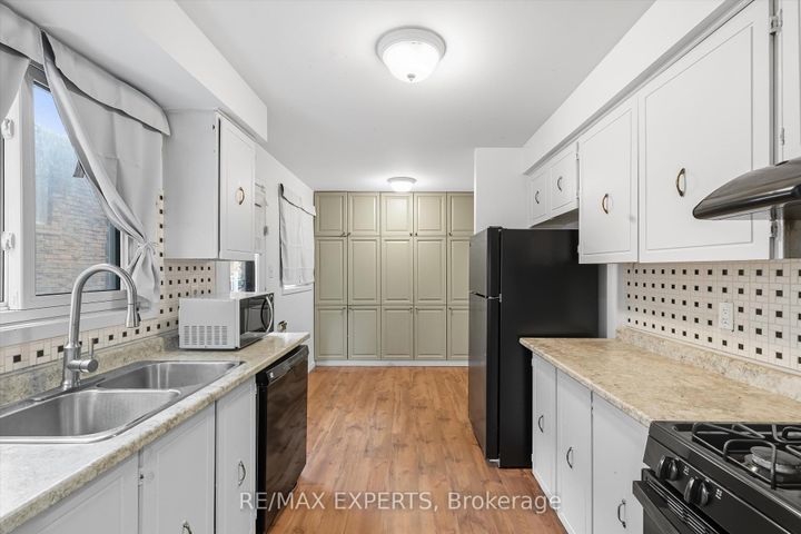 Photo 9 at 36 Nancy Mccredie Drive, Brampton West, Brampton