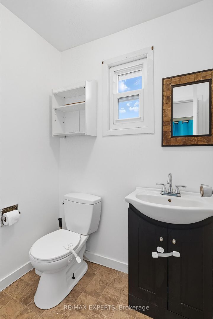 Photo 12 at 36 Nancy Mccredie Drive, Brampton West, Brampton
