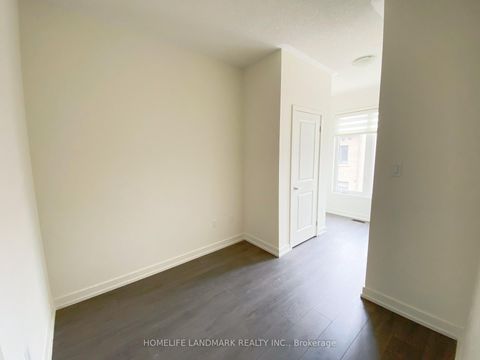Photo 14 at 172 Squire Crescent, GO Glenorchy, Oakville