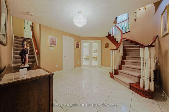 Photo 35 at 77 Malden Street, East Woodbridge, Vaughan