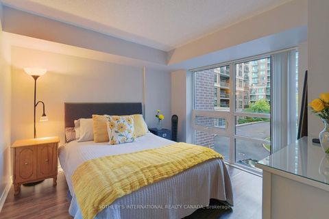 Photo 11 at 208 - 3 Michael Power Place, City Centre West, Toronto
