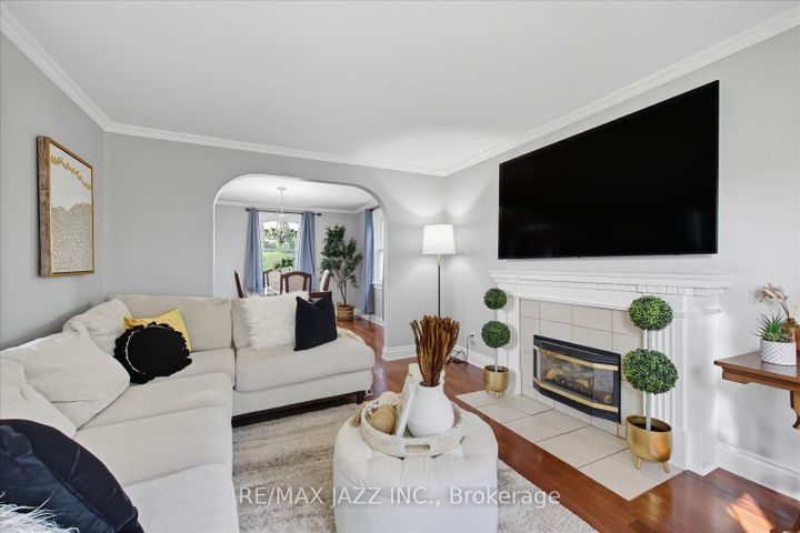 Photo 7 at 145 Switzer Drive, Centennial, Oshawa