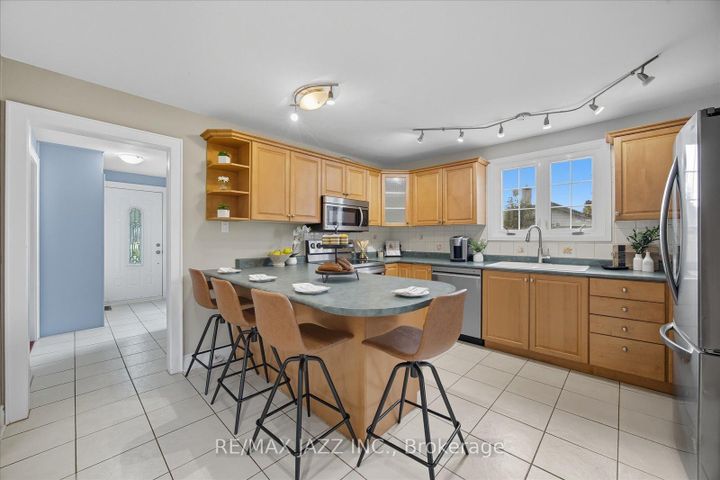 Photo 12 at 145 Switzer Drive, Centennial, Oshawa