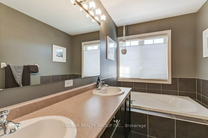 Photo 27 at 5 - 3170 Boxford Crescent, Churchill Meadows, Mississauga