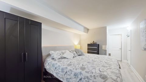 Photo 15 at 105 - 12 Woodstream Boulevard, Vaughan Grove, Vaughan
