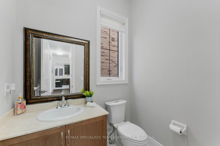 Photo 14 at 4 Rockton Court, Toronto Gore Rural Estate, Brampton