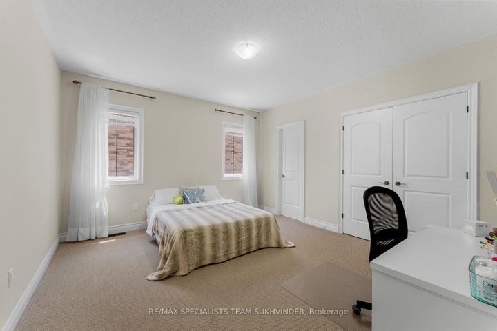 Photo 22 at 4 Rockton Court, Toronto Gore Rural Estate, Brampton