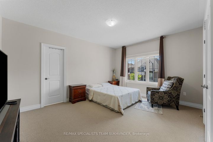 Photo 23 at 4 Rockton Court, Toronto Gore Rural Estate, Brampton