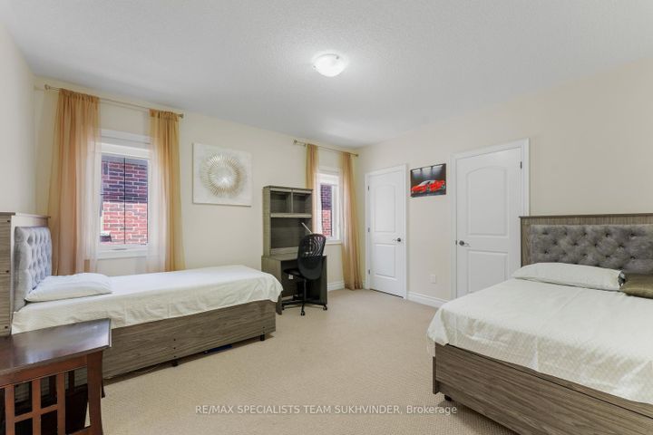 Photo 26 at 4 Rockton Court, Toronto Gore Rural Estate, Brampton