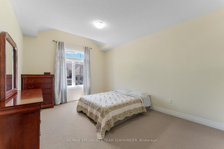 Photo 27 at 4 Rockton Court, Toronto Gore Rural Estate, Brampton
