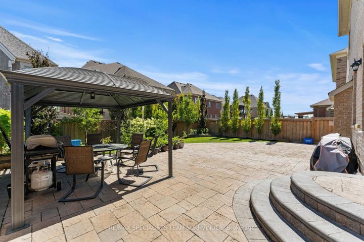 Photo 42 at 4 Rockton Court, Toronto Gore Rural Estate, Brampton