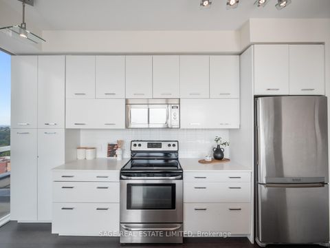 Photo 13 at 1708 - 530 St Clair Avenue W, Cedarvale, Toronto