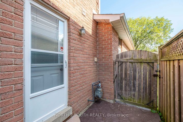 Photo 4 at 18 Mitchell Avenue, Heart Lake West, Brampton