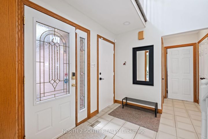 Photo 5 at 18 Mitchell Avenue, Heart Lake West, Brampton