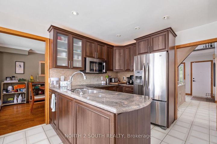 Photo 13 at 18 Mitchell Avenue, Heart Lake West, Brampton