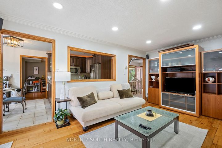 Photo 18 at 18 Mitchell Avenue, Heart Lake West, Brampton