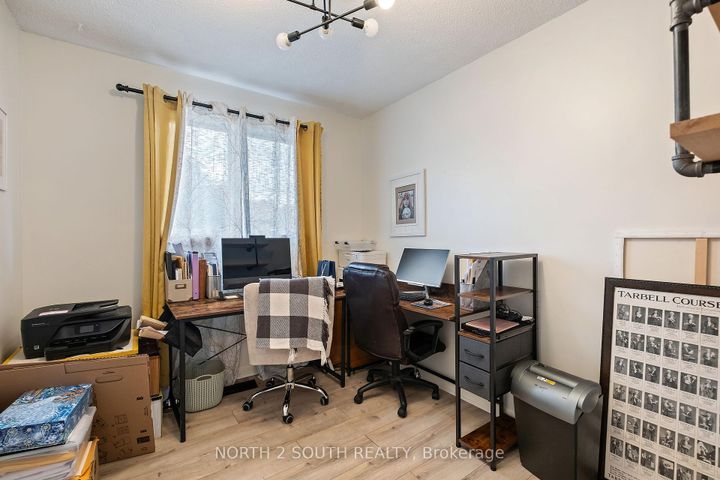 Photo 25 at 18 Mitchell Avenue, Heart Lake West, Brampton