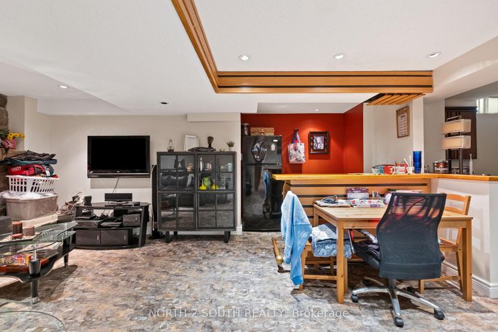 Photo 34 at 18 Mitchell Avenue, Heart Lake West, Brampton