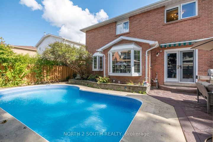 Photo 39 at 18 Mitchell Avenue, Heart Lake West, Brampton
