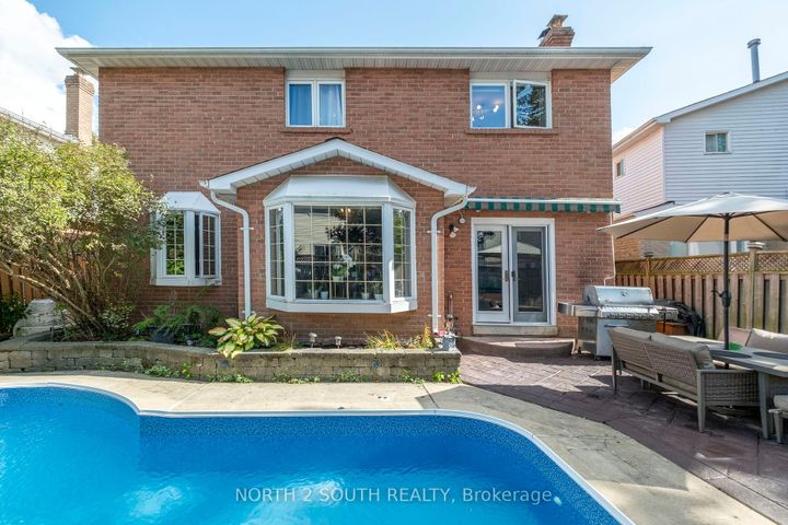Photo 46 at 18 Mitchell Avenue, Heart Lake West, Brampton
