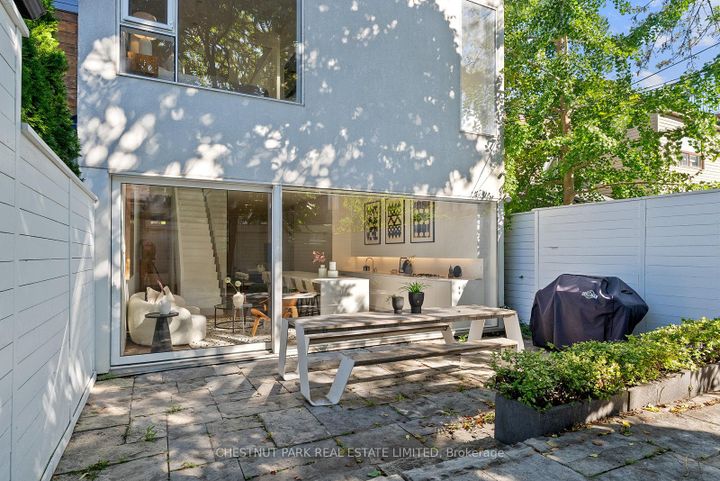 Photo 12 at 82 Robert Street, University, Toronto