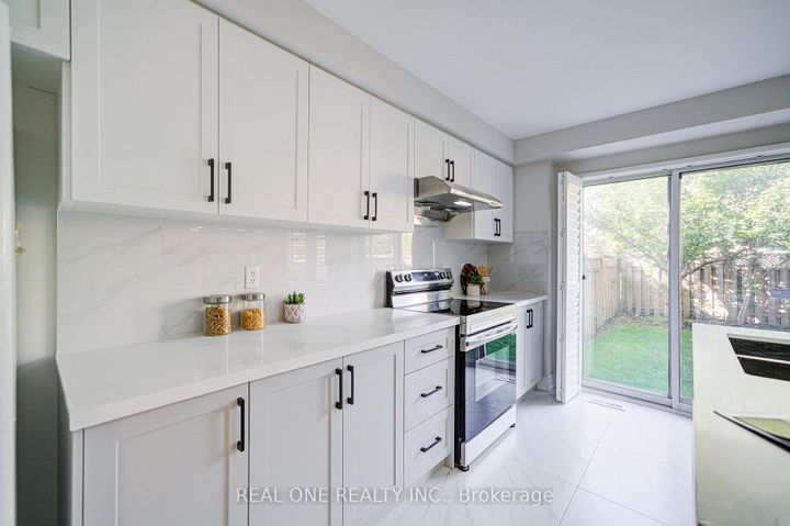 Photo 10 at 32 Frobisher Street, Langstaff, Richmond Hill