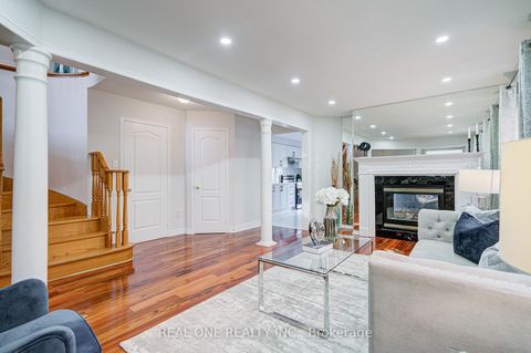 Photo 4 at 32 Frobisher Street, Langstaff, Richmond Hill Photo 4 at 32 Frobisher Street, Langstaff, Richmond Hill