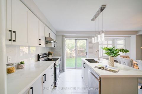 Photo 12 at 32 Frobisher Street, Langstaff, Richmond Hill Photo 12 at 32 Frobisher Street, Langstaff, Richmond Hill