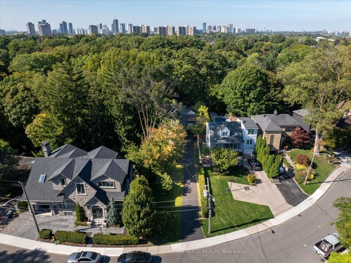 Photo 2 at 34 Glenwood Crescent, Parkview, Toronto