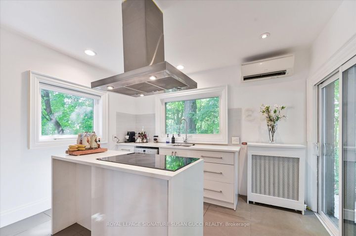 Photo 13 at 34 Glenwood Crescent, Parkview, Toronto