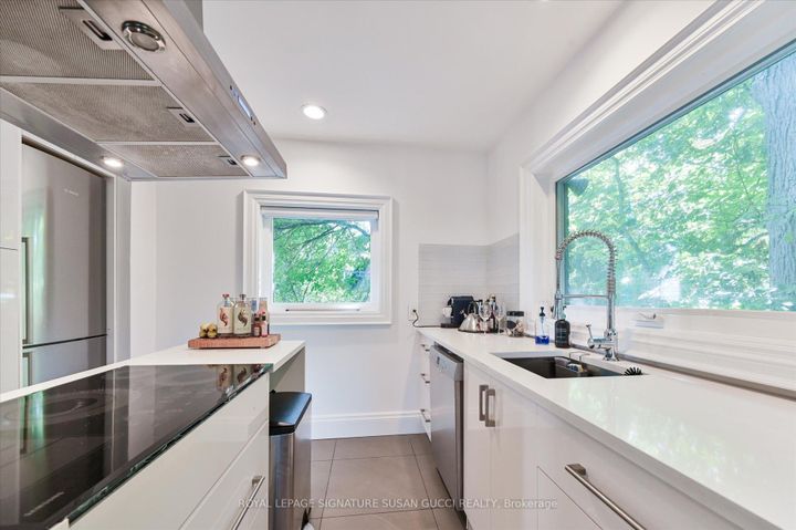 Photo 15 at 34 Glenwood Crescent, Parkview, Toronto
