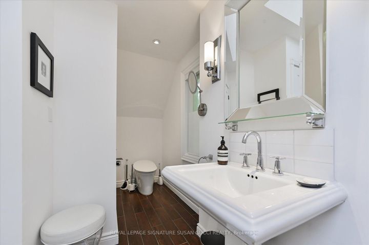 Photo 28 at 34 Glenwood Crescent, Parkview, Toronto