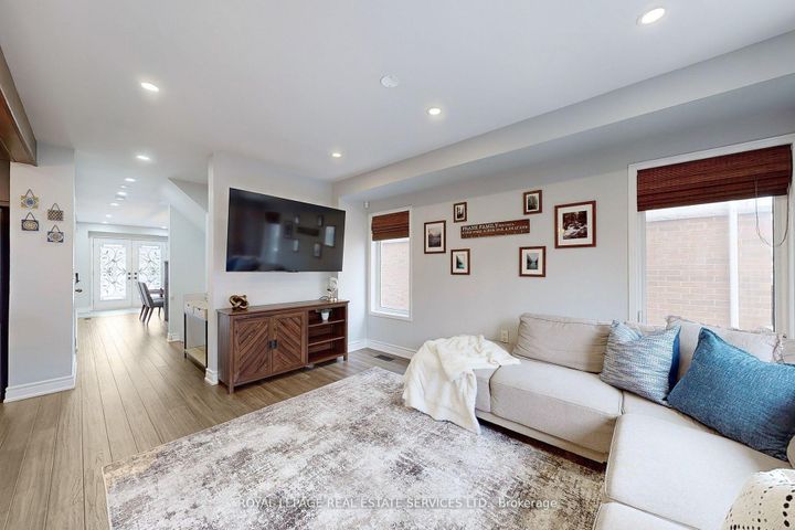 Photo 7 at 4830 Thomas Alton Boulevard, Alton, Burlington
