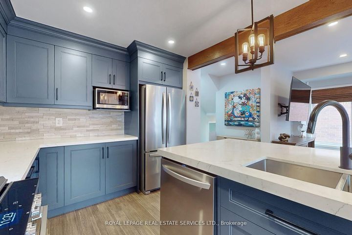 Photo 12 at 4830 Thomas Alton Boulevard, Alton, Burlington
