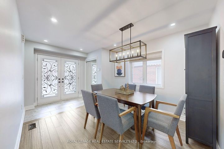 Photo 16 at 4830 Thomas Alton Boulevard, Alton, Burlington