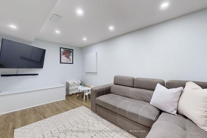 Photo 28 at 4830 Thomas Alton Boulevard, Alton, Burlington