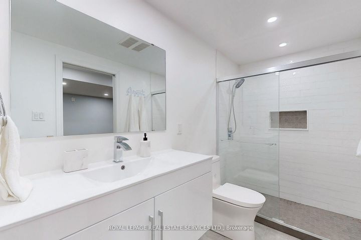 Photo 33 at 4830 Thomas Alton Boulevard, Alton, Burlington