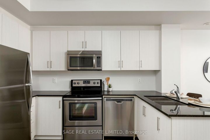 Photo 8 at 6 - 135 Long Branch Avenue, Long Branch, Toronto