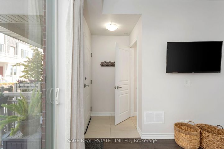 Photo 11 at 6 - 135 Long Branch Avenue, Long Branch, Toronto