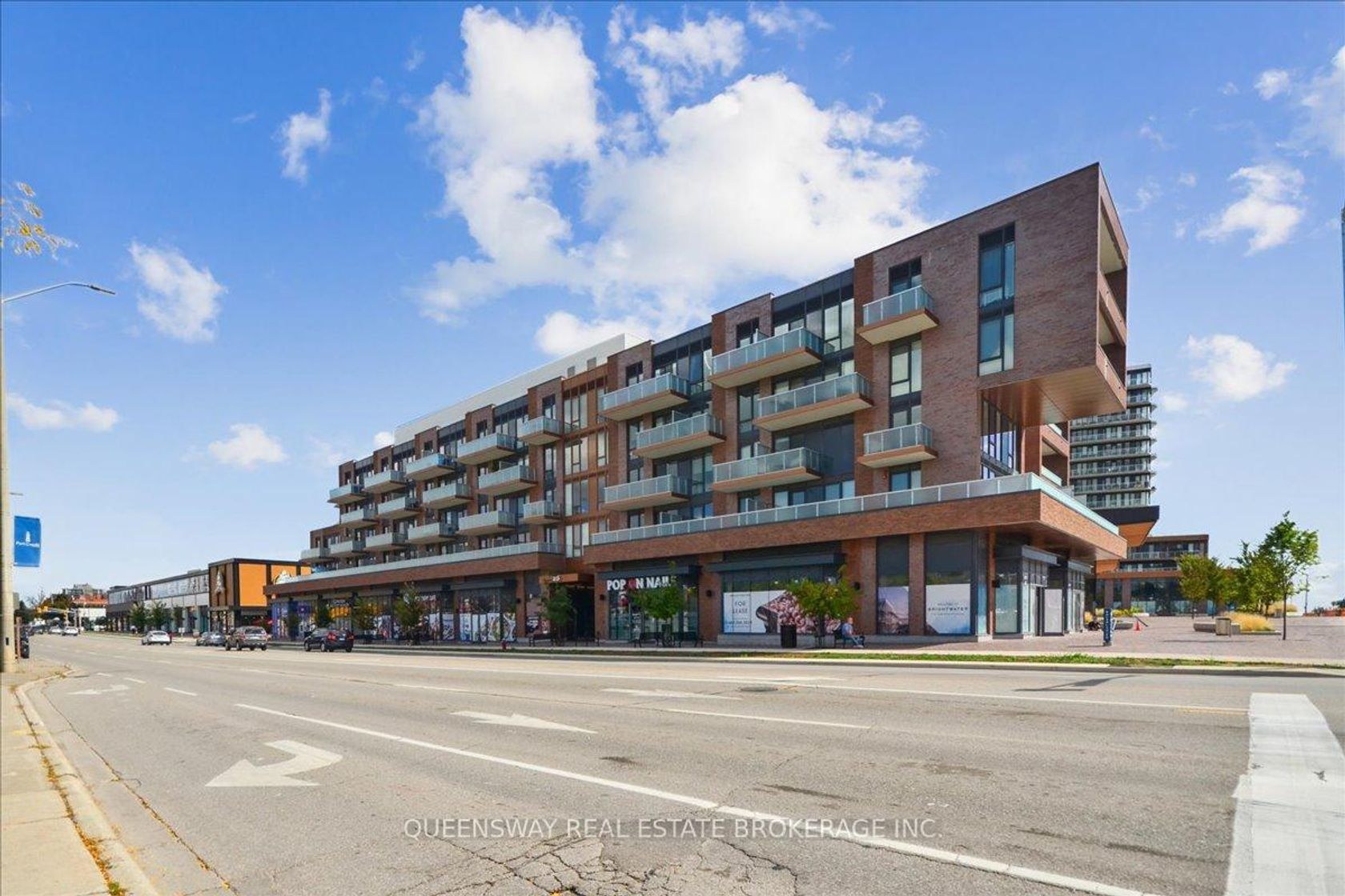 443 - 215 Lakeshore Road W, Port Credit, Mississauga by Loree Meneguzzi Real Estate 443 - 215 Lakeshore Road W, Port Credit, Mississauga