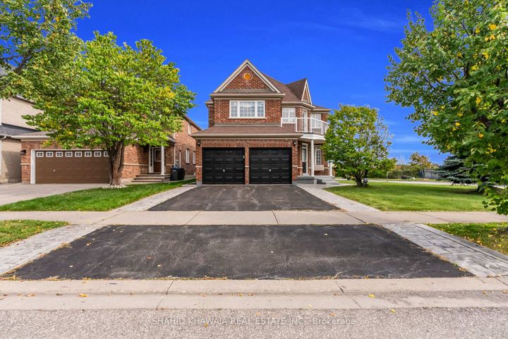 Photo 1 at 4839 Marble Arch Mews, Churchill Meadows, Mississauga